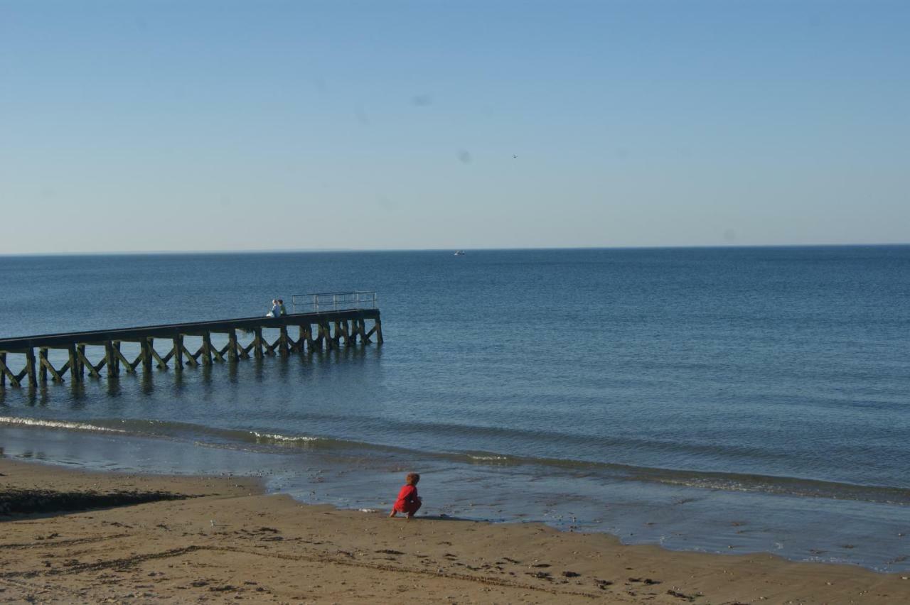 Gite "Les Pieds Dans Le Sable" Vila Grandcamp-Maisy Exterior foto