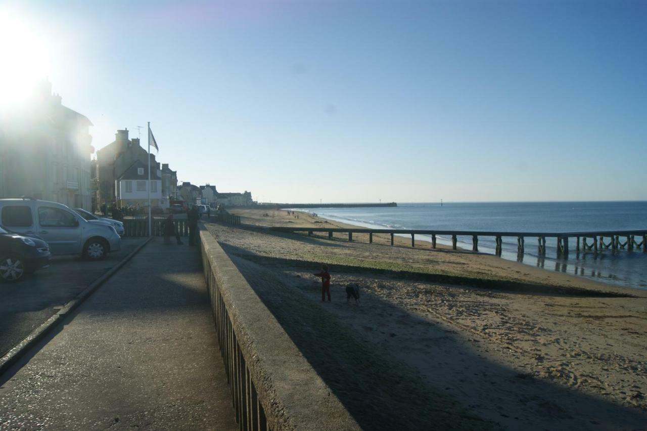 Gite "Les Pieds Dans Le Sable" Vila Grandcamp-Maisy Exterior foto